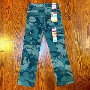 Wrangler Boys Camo Cargo Pants NWT Sz 10